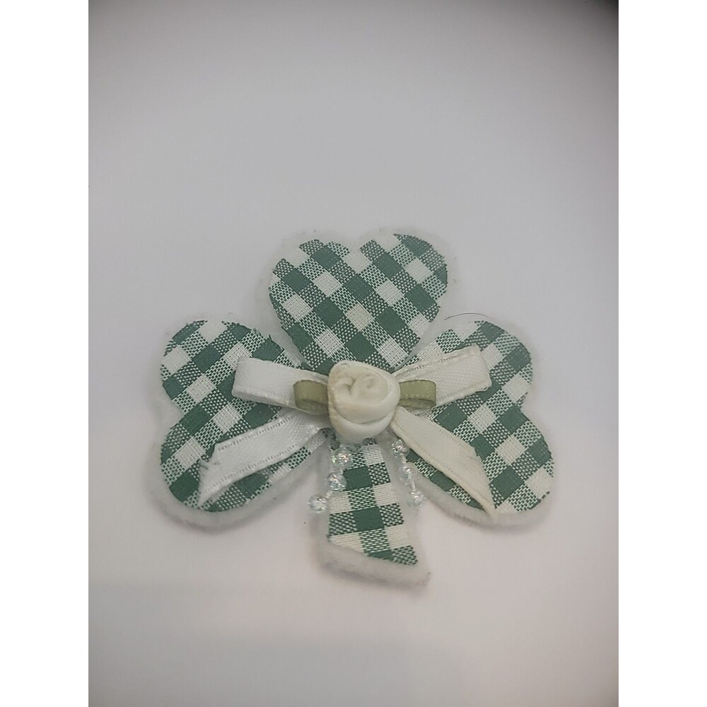 Vintage Handmade Pin Clover Green White St Patricks‎ Day Decoration